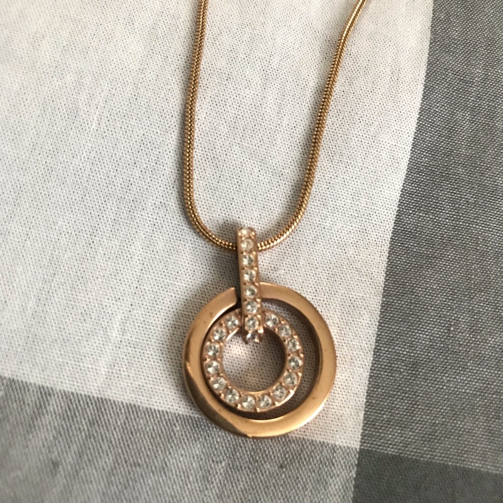 Rose gold circle necklace